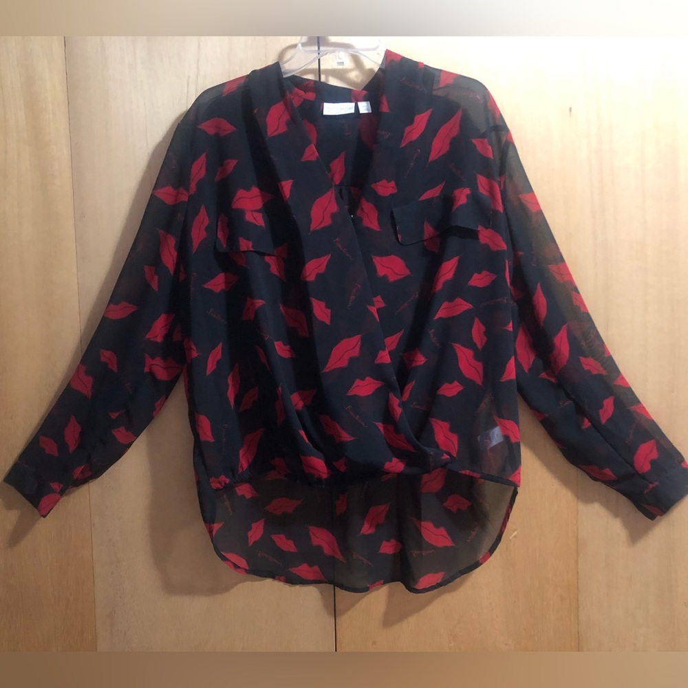 Bisou Bisou Black Red Sheer Lip Print Blouse XL - Picture 10 of 11